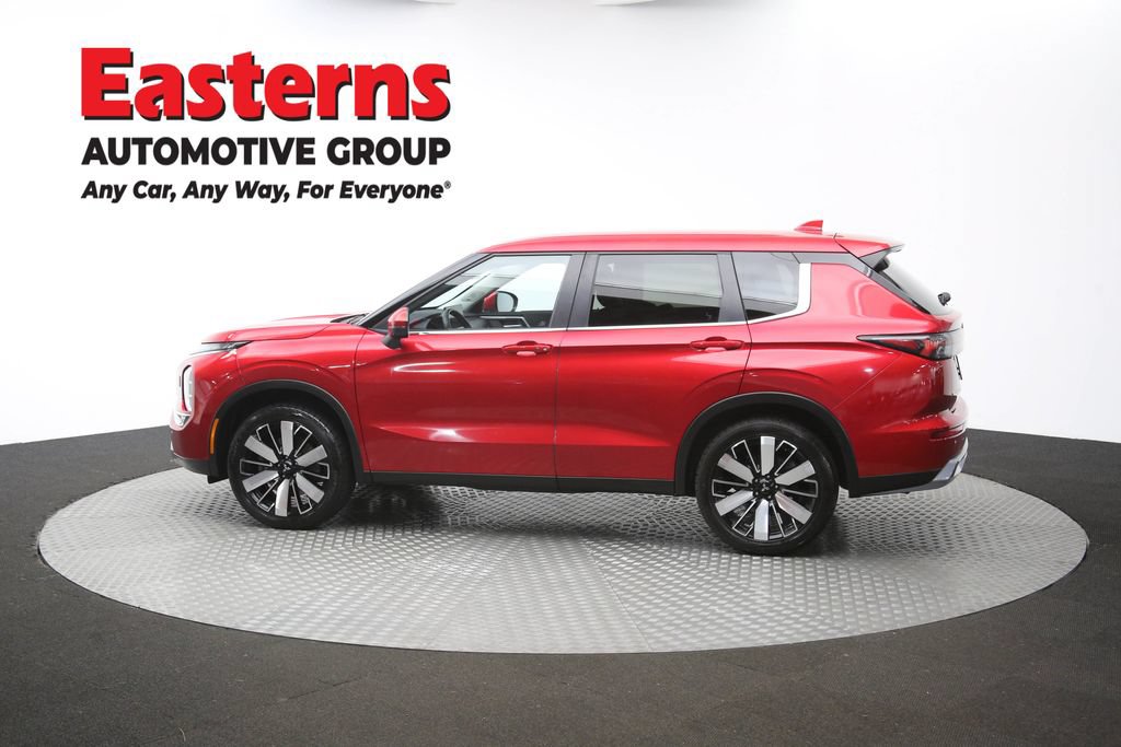 Used 2025 Mitsubishi Outlander SE AWD/4WD image 62