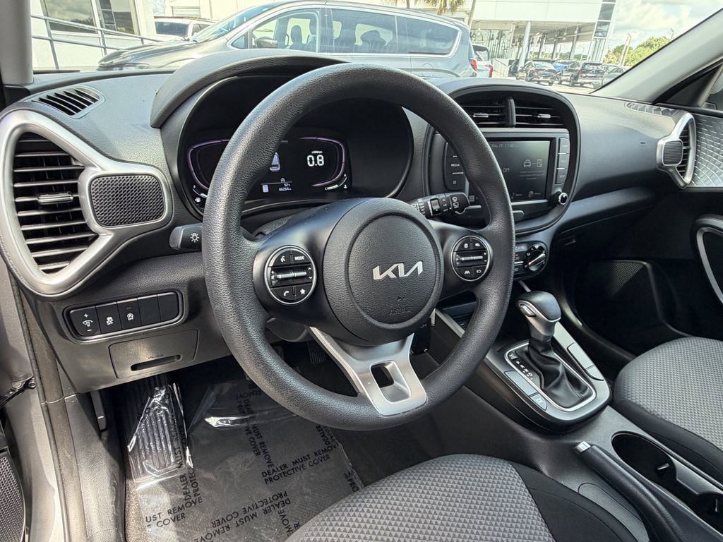 Used 2023 Kia Soul LX FWD image 18