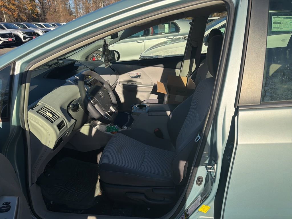 Used 2017 Toyota Prius V Two image 12