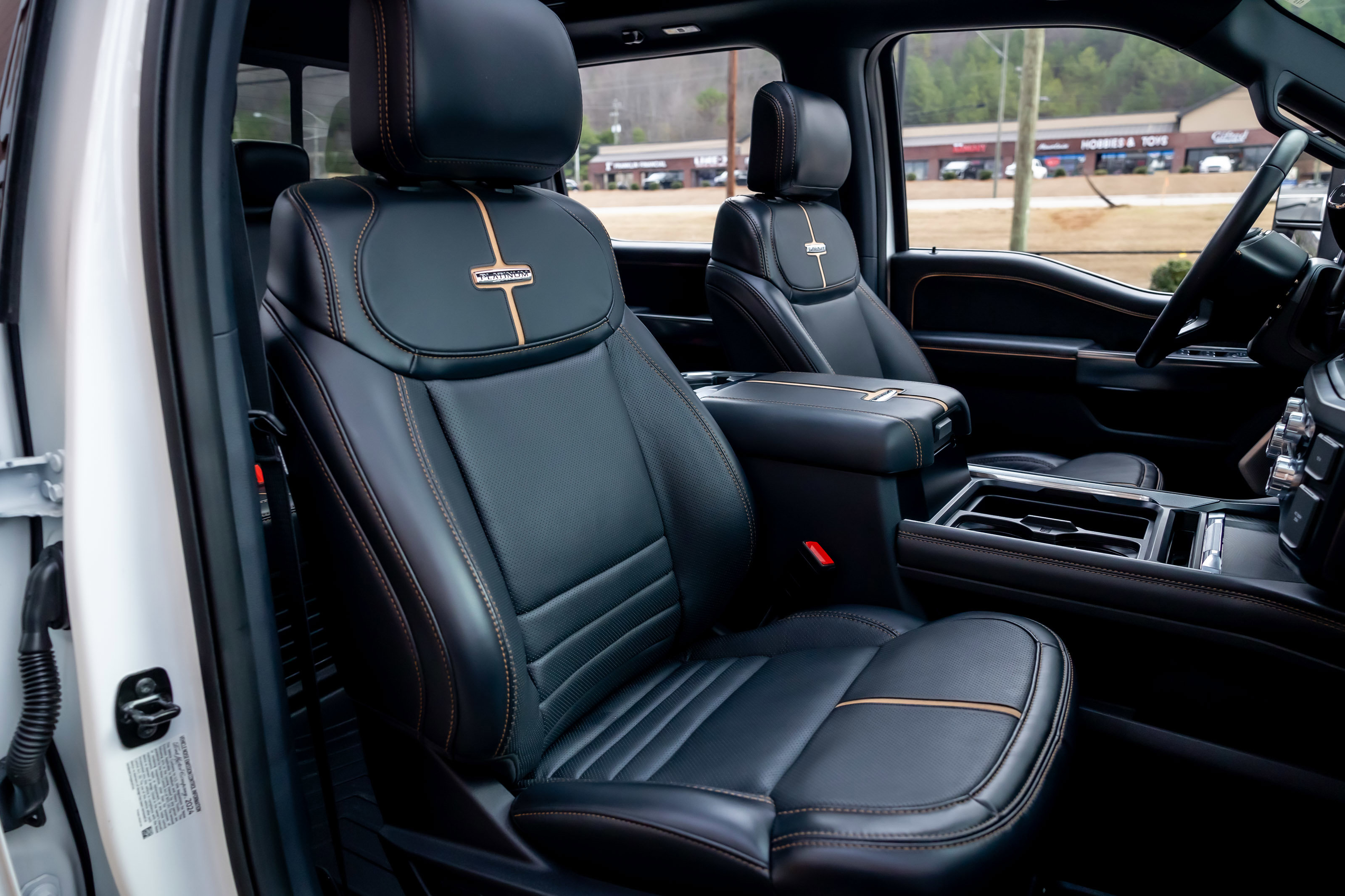 Used 2024 Ford F450 Platinum w/ FX4 Off-Road Package image 29