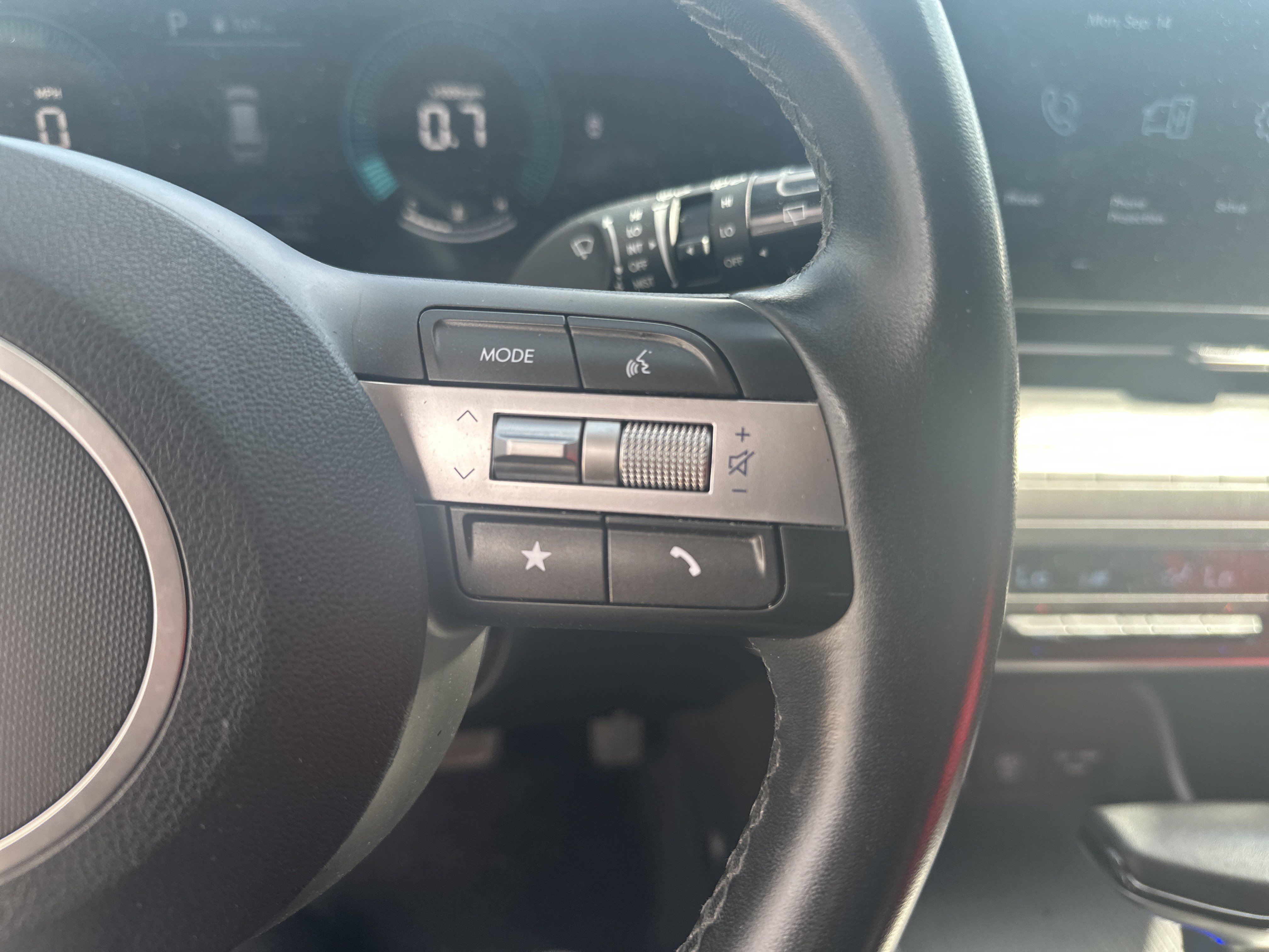 Used 2024 Hyundai Kona SEL AWD/4WD image 19