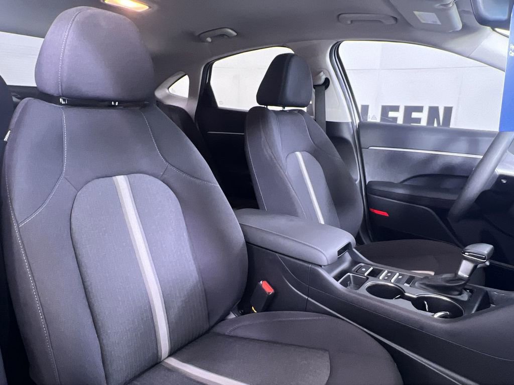 Used 2025 Hyundai Sonata SE image 29