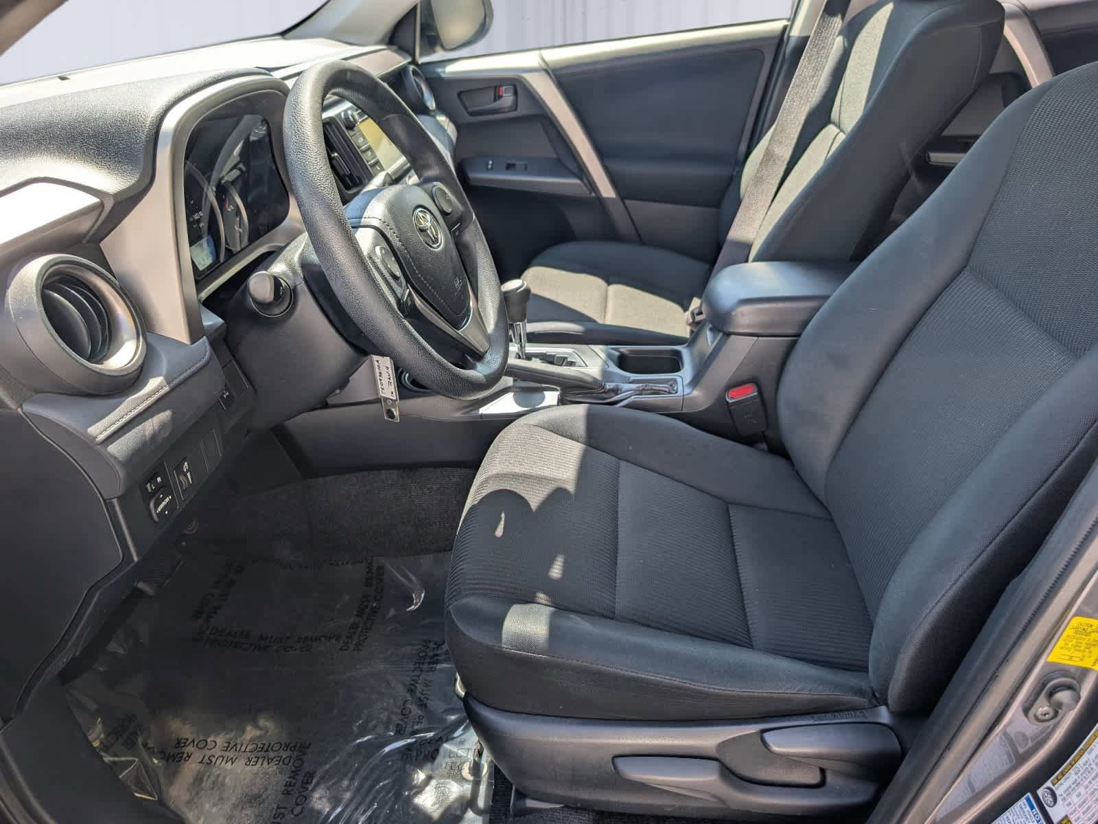 Used 2016 Toyota RAV4 LE AWD/4WD image 13