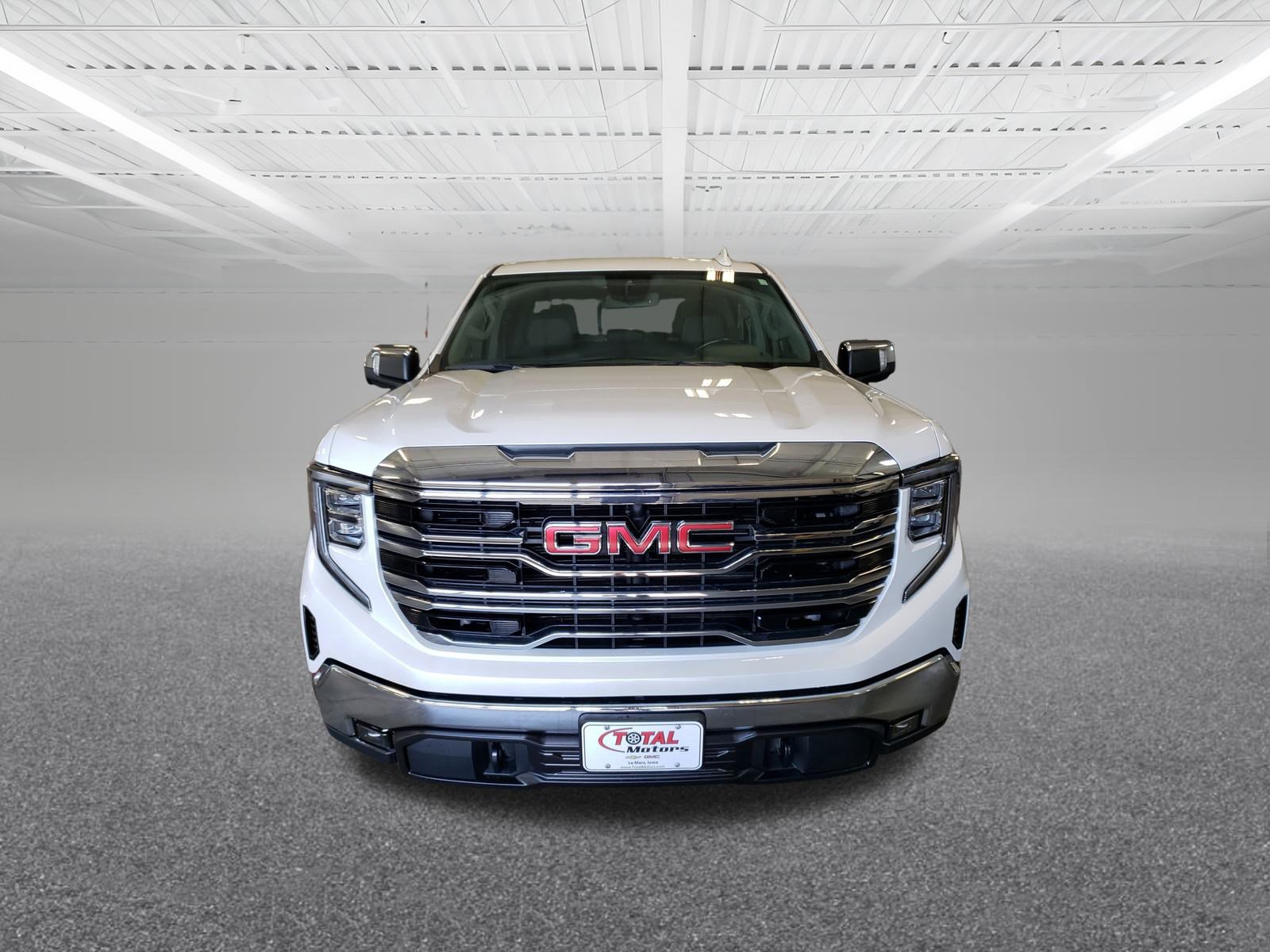 Certified 2022 GMC Sierra 1500 SLT w/ SLT Convenience Package image 3