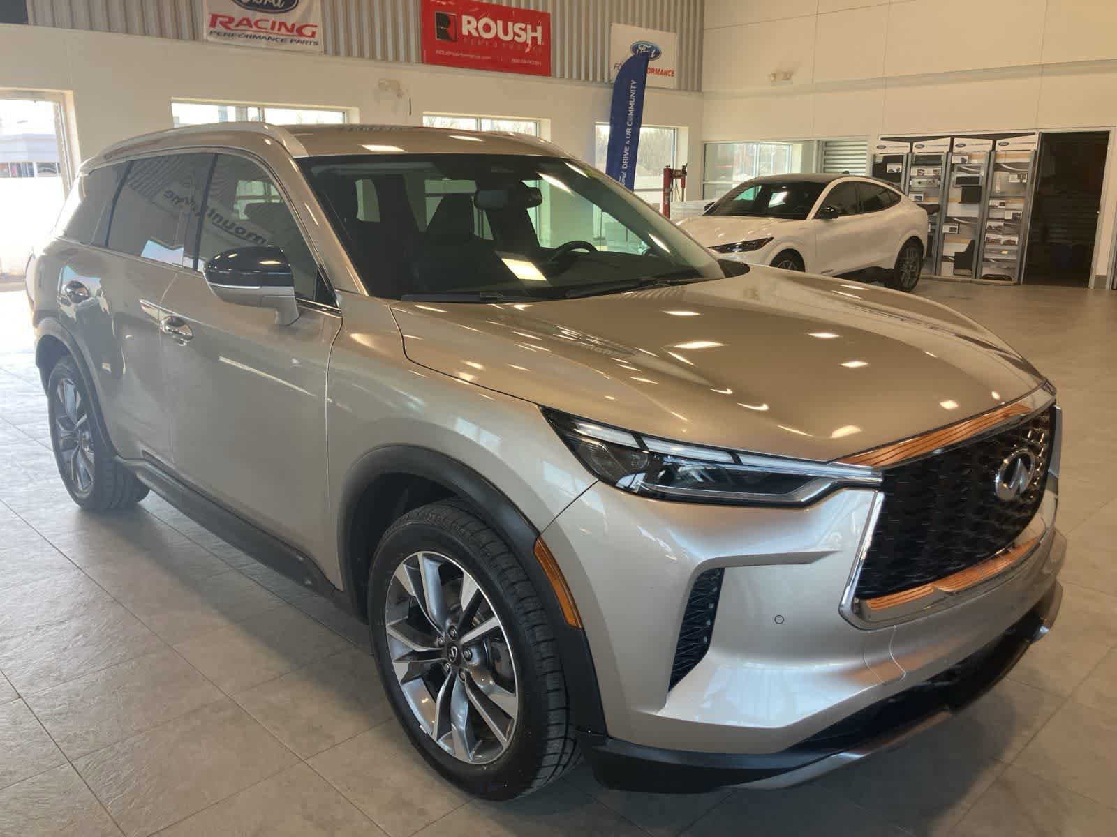 Used 2022 INFINITI QX60 Luxe AWD/4WD image 3