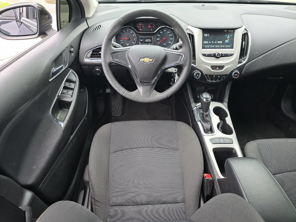 Used 2018 Chevrolet Cruze LS FWD image 18