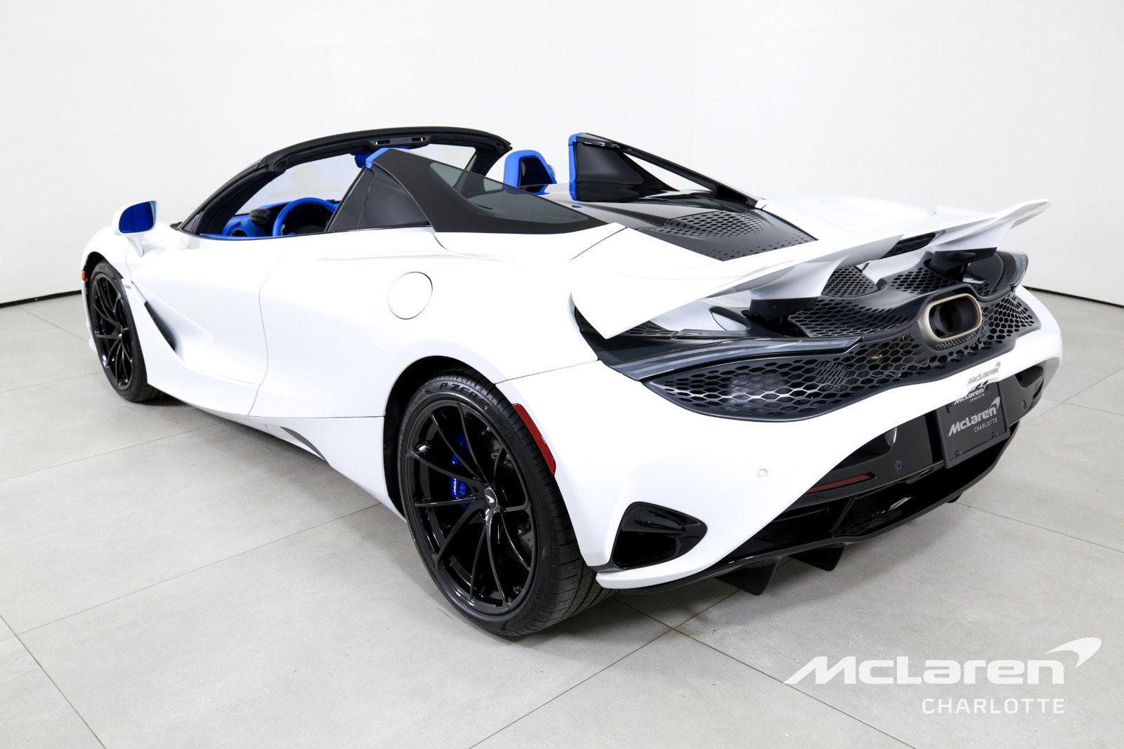 New 2026 McLaren 750S Spider RWD image 8