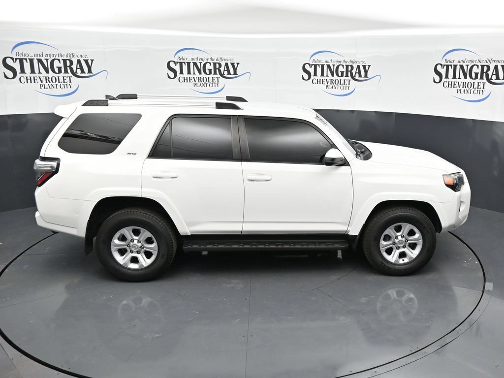 Used 2020 Toyota 4Runner SR5 AWD/4WD image 25