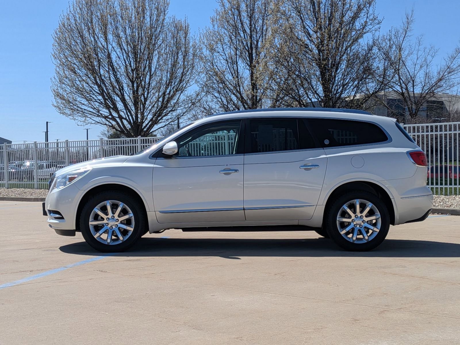 Used 2013 Buick Enclave Premium image 9