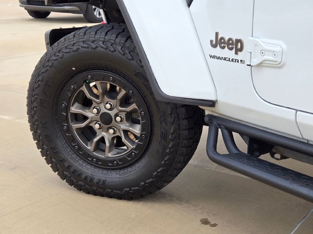 Used 2023 Jeep Wrangler Unlimited Rubicon 392 w/ Trailer Tow Package AWD/4WD image 36