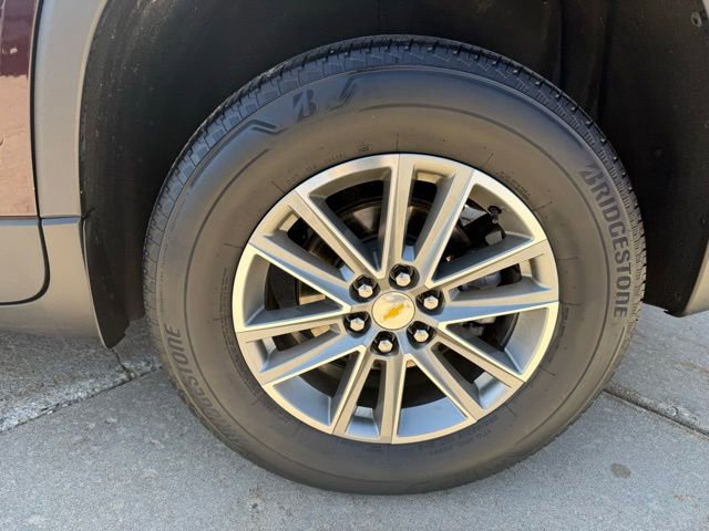 Used 2023 Chevrolet Traverse LT w/ LPO, Floor Liner Package AWD/4WD image 10