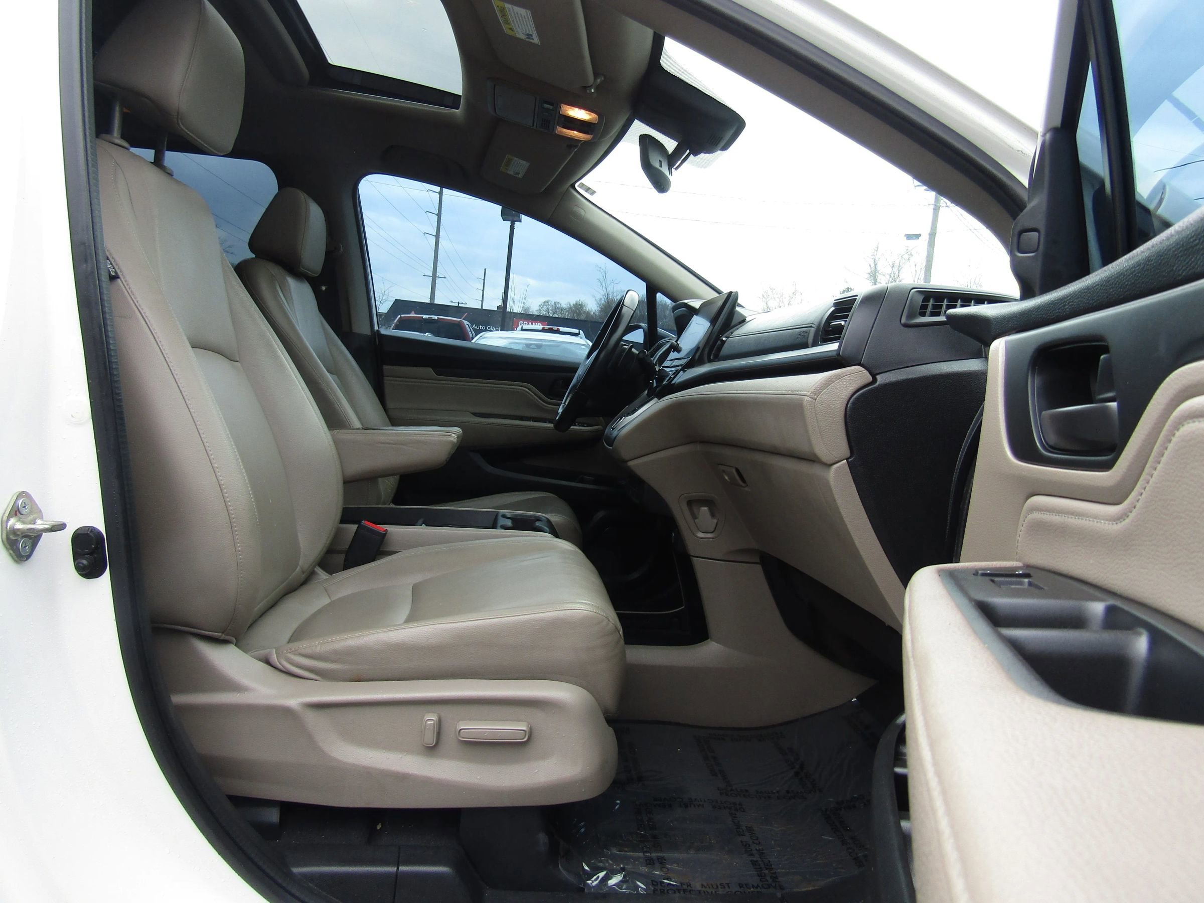 Used 2018 Honda Odyssey Touring image 11