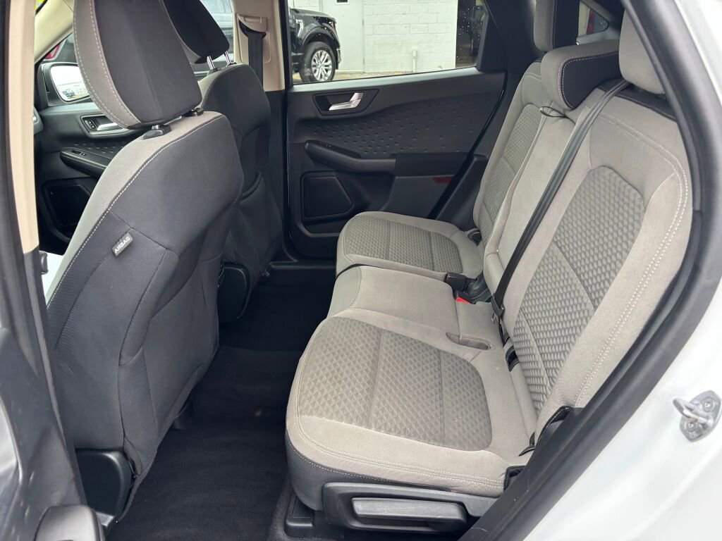 Used 2020 Ford Escape SE Sport image 17