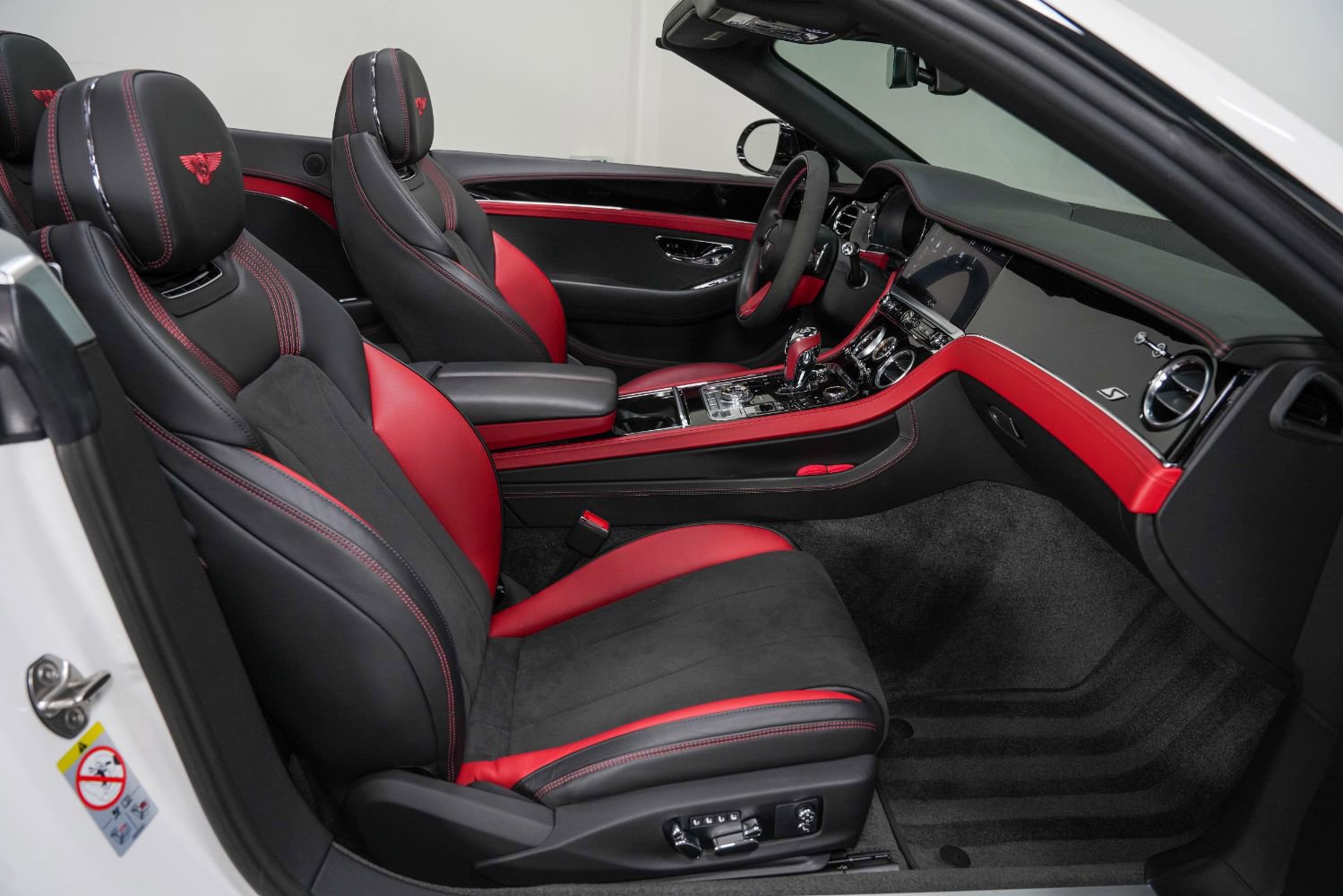 Used 2023 Bentley Continental GT S image 30