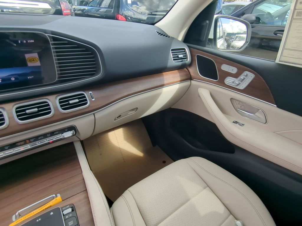 Certified 2025 Mercedes-Benz GLE 350 4MATIC image 4