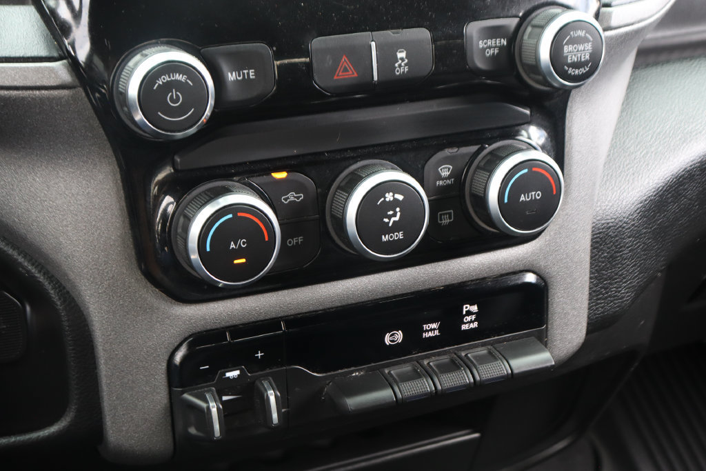 Used 2024 RAM 3500 Tradesman w/ Chrome Appearance Group AWD/4WD image 33
