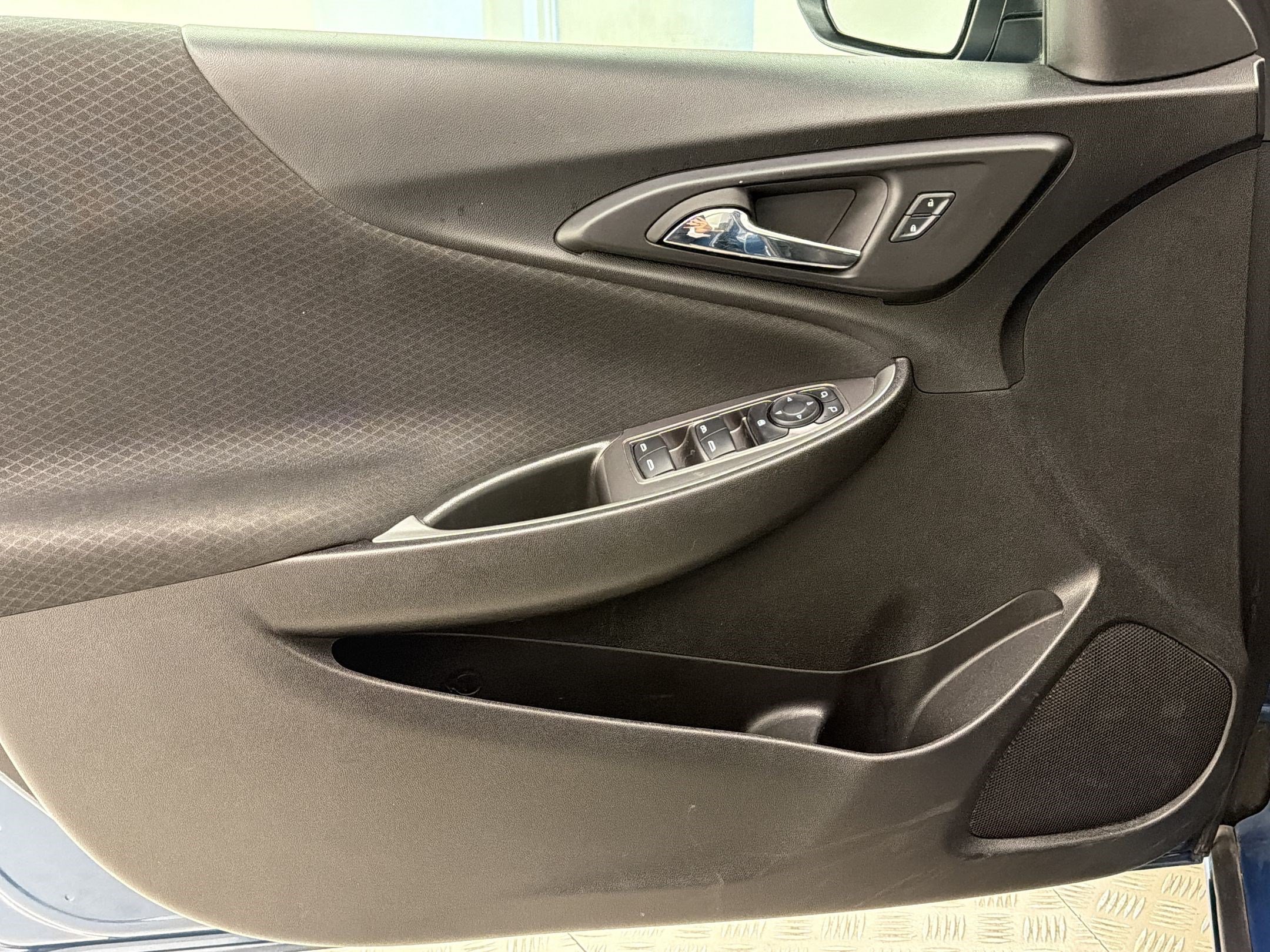 Used 2024 Chevrolet Malibu LT FWD image 12