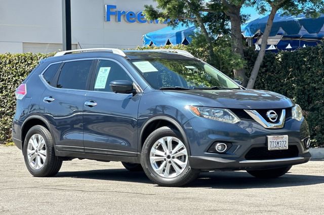 Used 2016 Nissan Rogue SV w/ SV Premium Package image 2