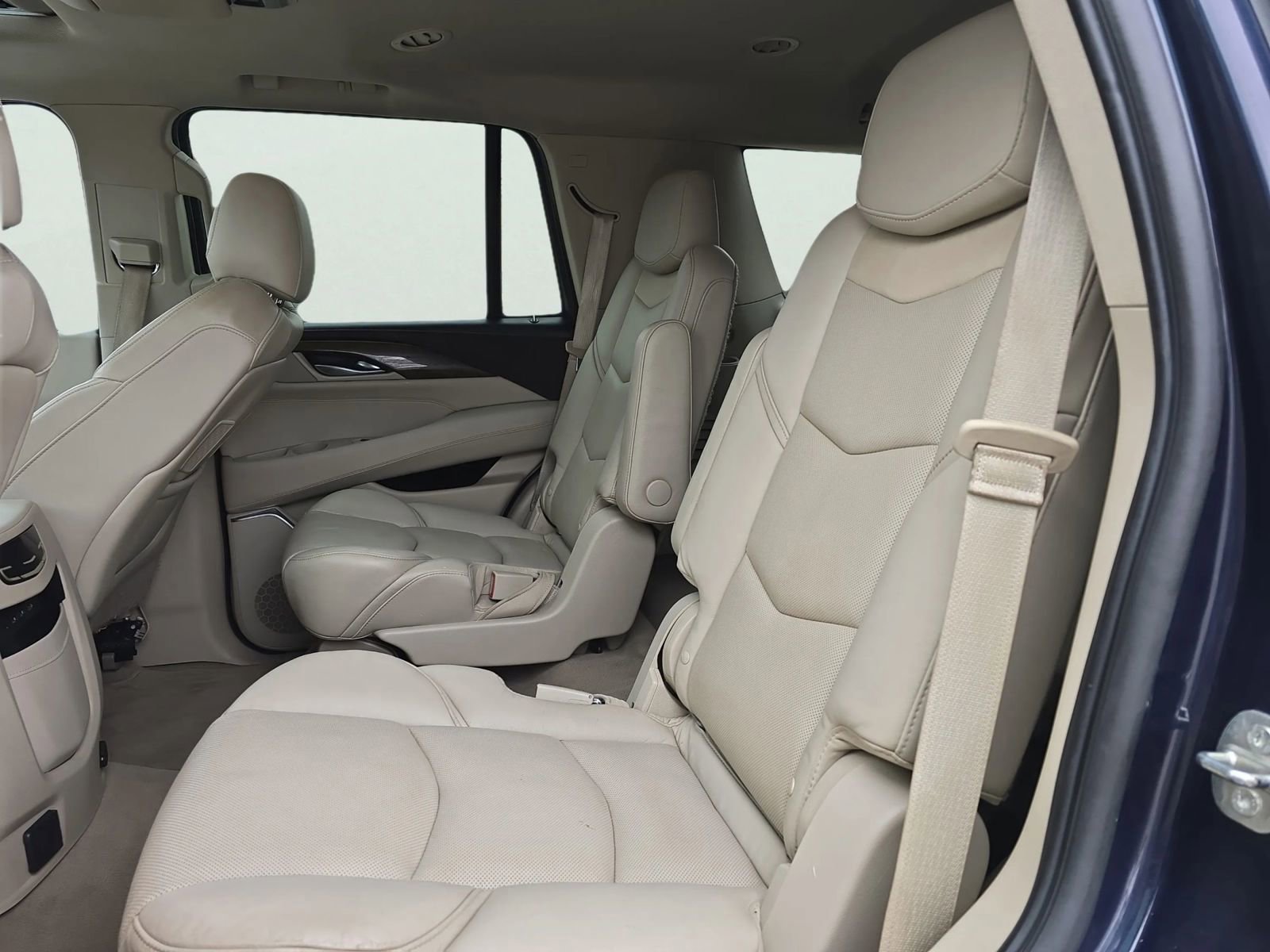 Used 2020 Cadillac Escalade Luxury AWD/4WD image 13