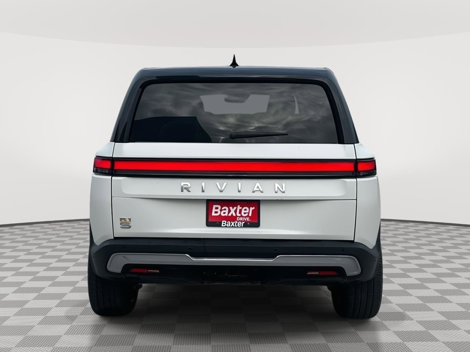 Used 2024 Rivian R1S Adventure image 30