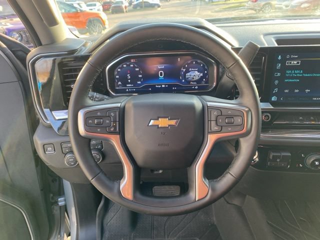 Used 2025 Chevrolet Silverado 1500 LT AWD/4WD image 14