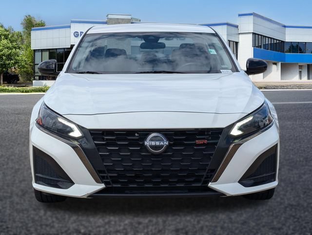 Used 2024 Nissan Altima 2.5 SR FWD image 9