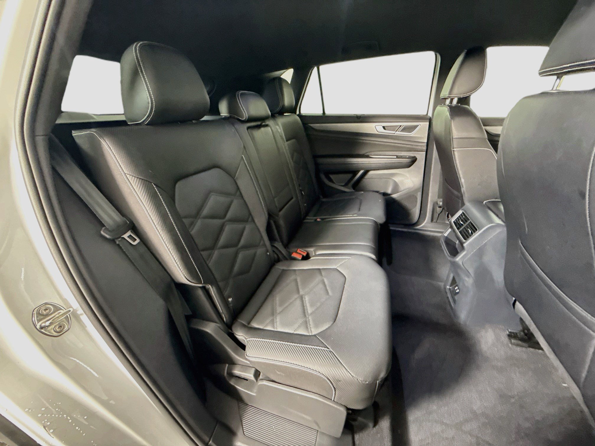 Used 2026 Volkswagen Atlas Cross Sport SE FWD image 27