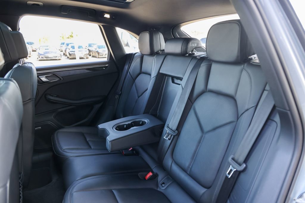 Certified 2025 Porsche Macan image 43