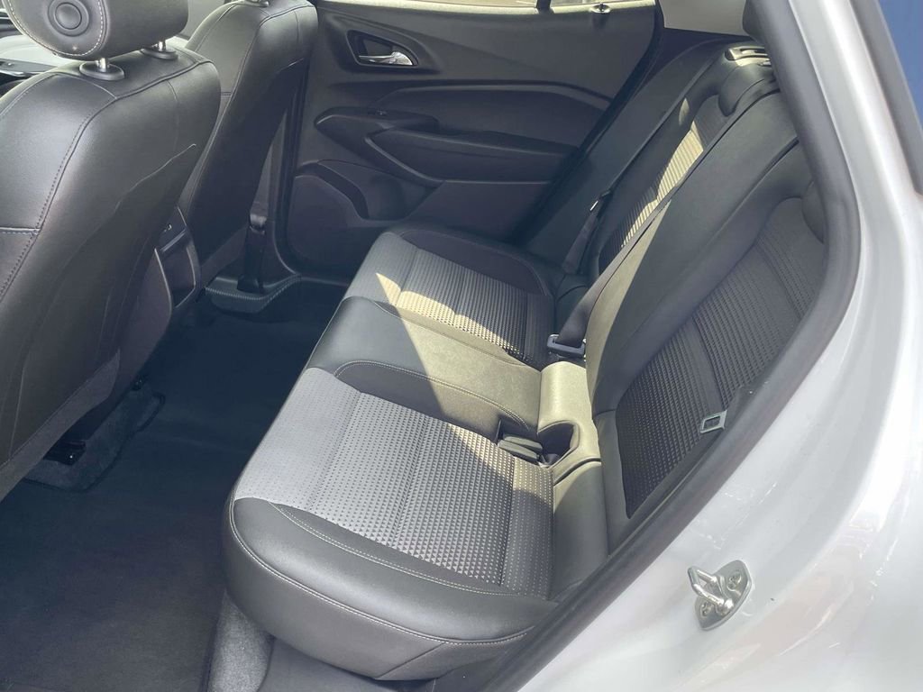 Used 2025 Chevrolet Trax LT image 24