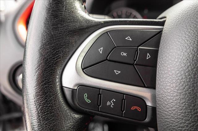 Used 2019 Jeep Renegade Trailhawk AWD/4WD image 16