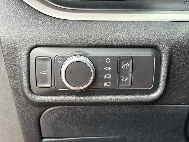 Used 2021 Ford Explorer XLT RWD image 33