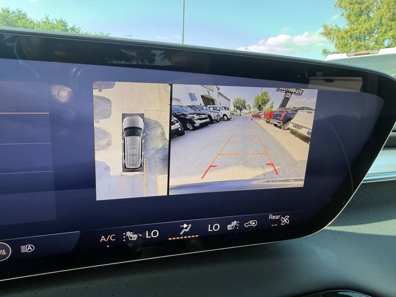 Used 2025 Buick Enclave Avenir w/ Super Cruise Package FWD image 29