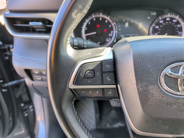Used 2024 Toyota Highlander XLE image 17