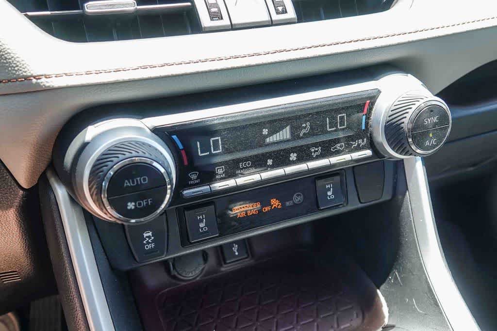 Used 2020 Toyota RAV4 Limited w/ Carpet Mat Package AWD/4WD image 21