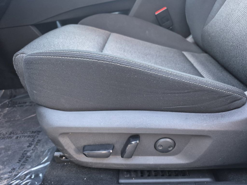 Used 2024 Nissan Rogue SV image 12