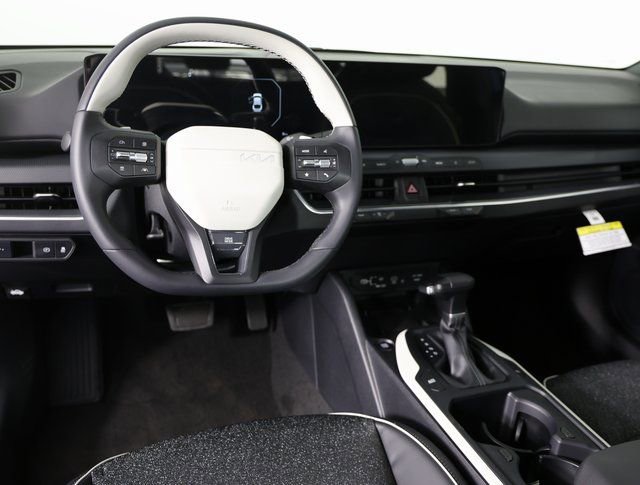 New 2025 Kia K4 GT-Line w/ GT-Line Sunroof Package image 10