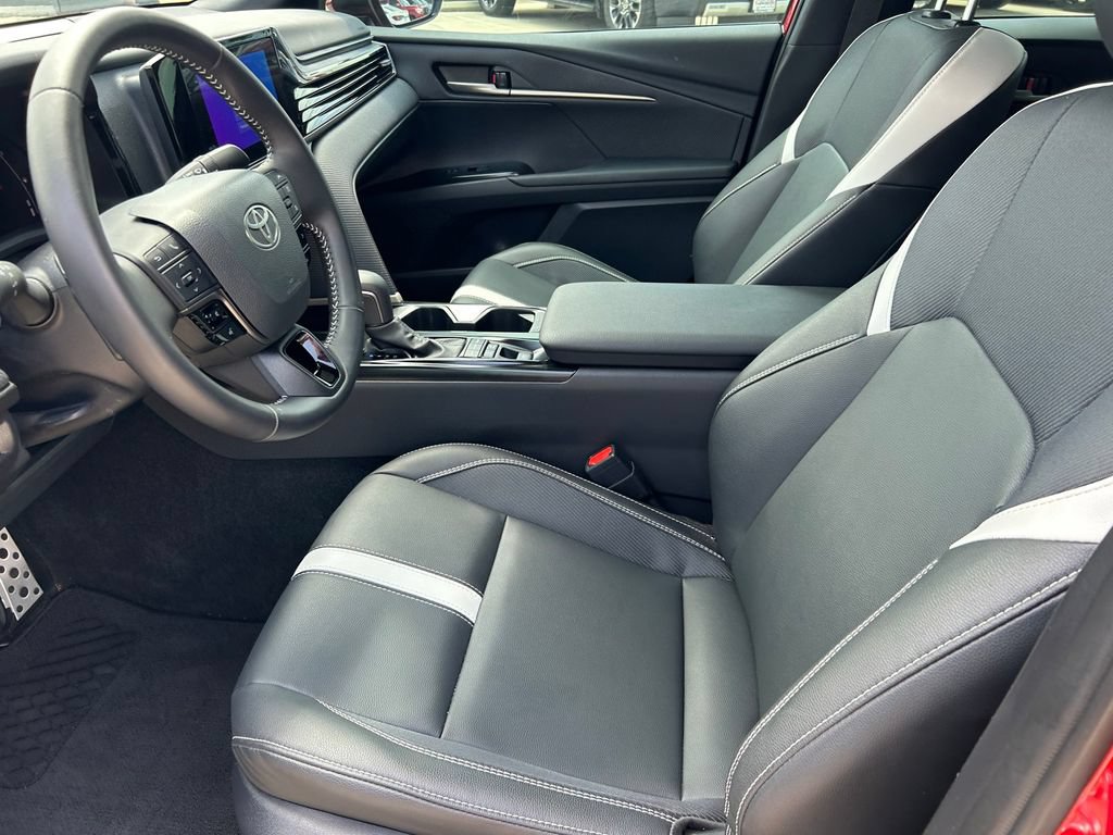 Used 2026 Toyota Camry SE w/ Convenience Package FWD image 11