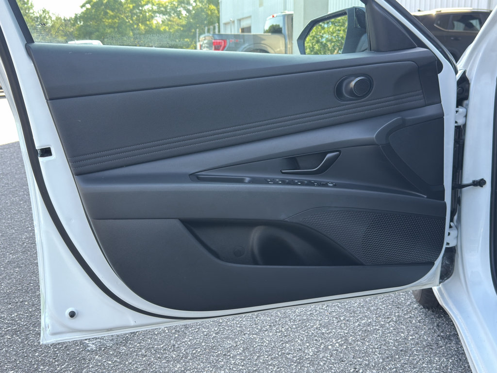 Used 2026 Hyundai Elantra Sport FWD image 27