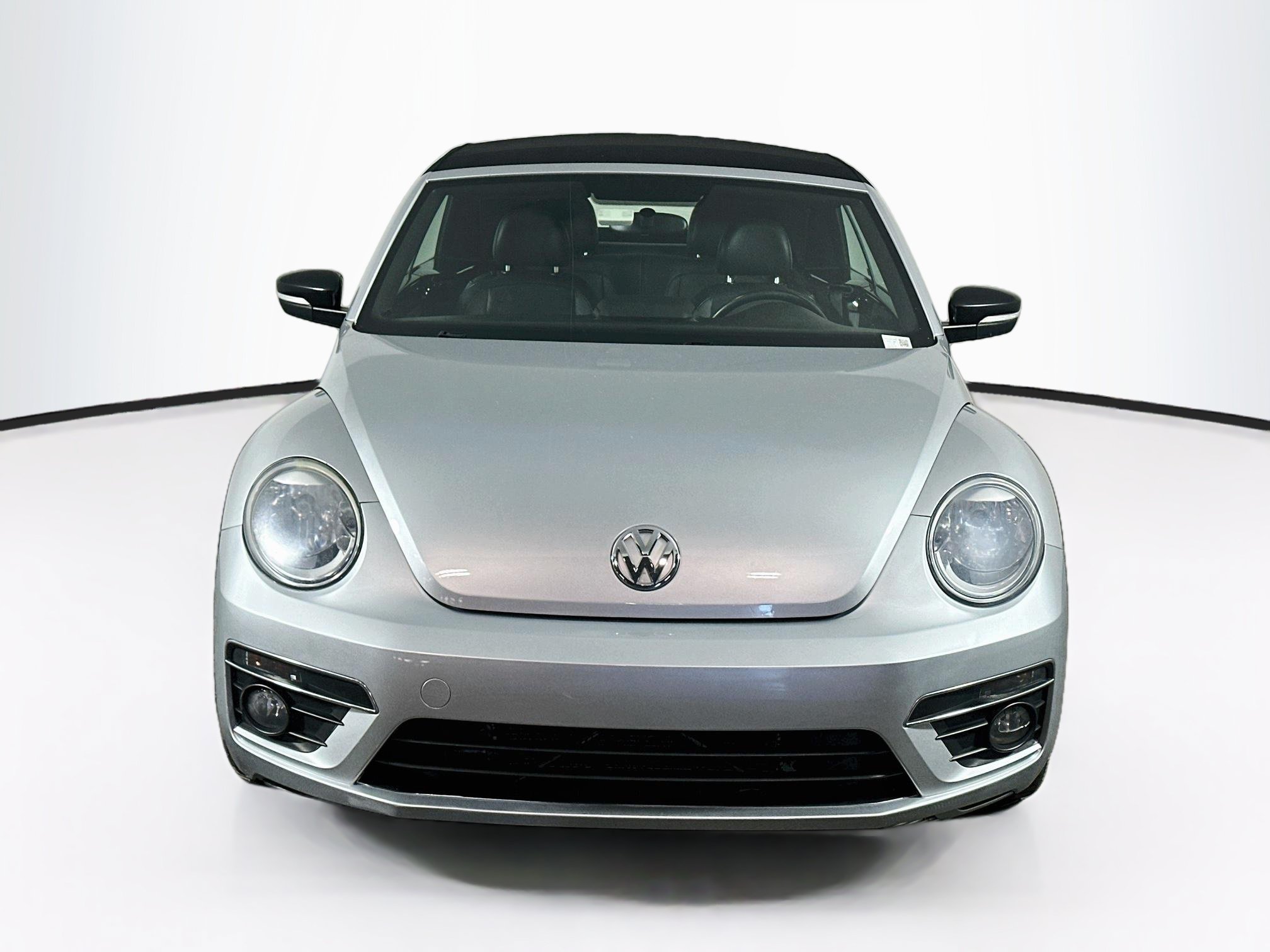 Used 2013 Volkswagen Beetle 2.0T FWD image 2