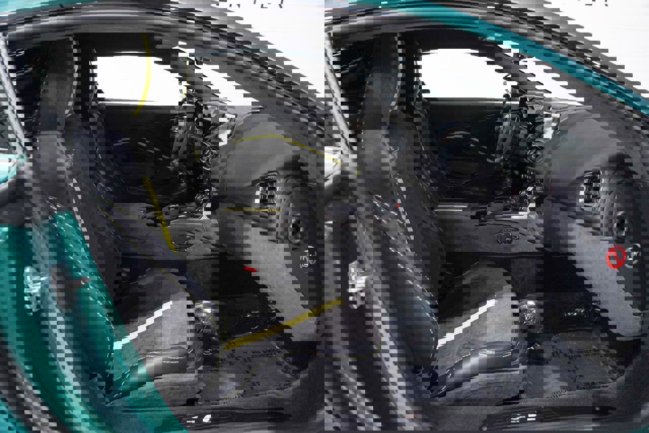 Used 2023 Aston Martin V8 Vantage Coupe image 15