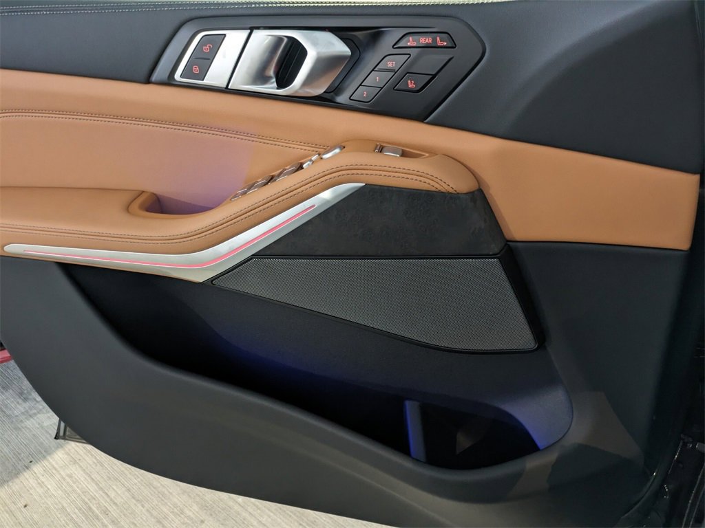 New 2026 BMW X7 xDrive40i w/ M Sport Package image 16