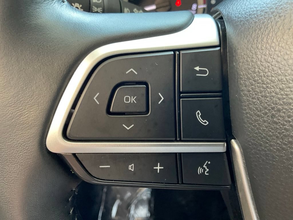Used 2023 Toyota Highlander XSE AWD/4WD image 12