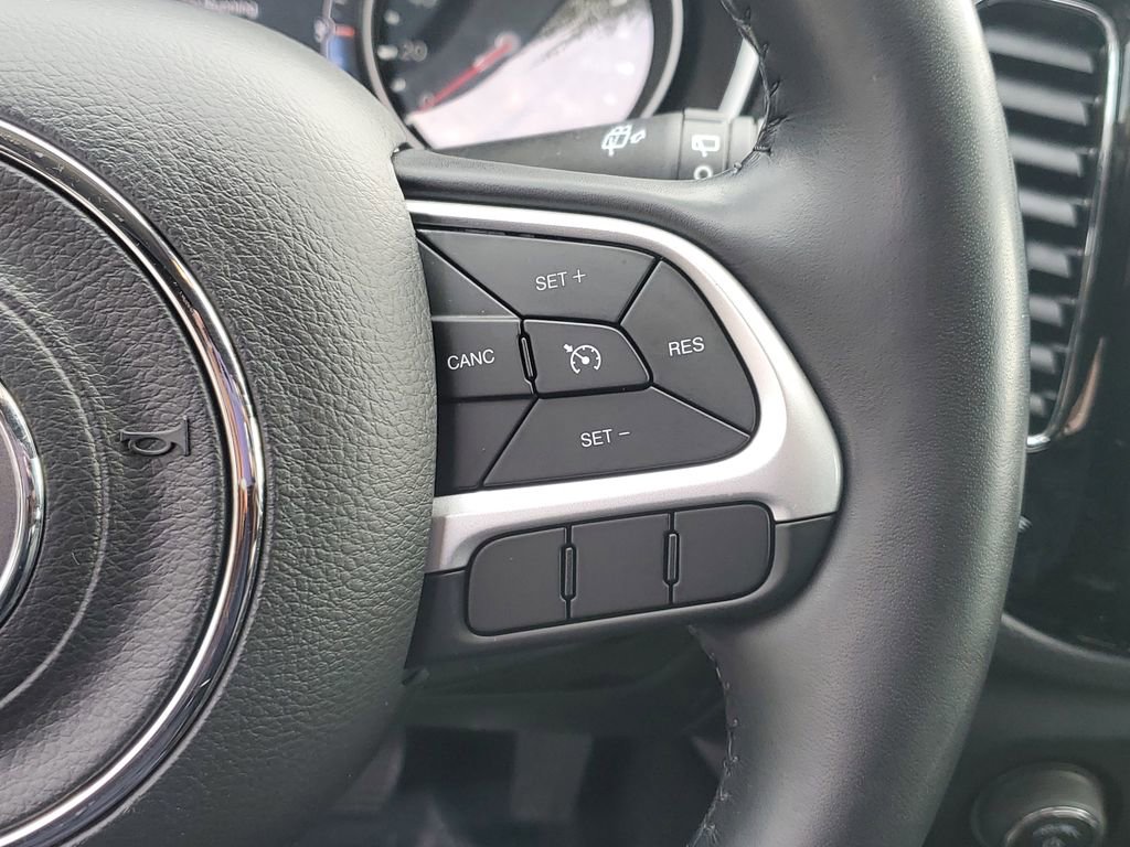 Used 2021 Jeep Compass Latitude image 24