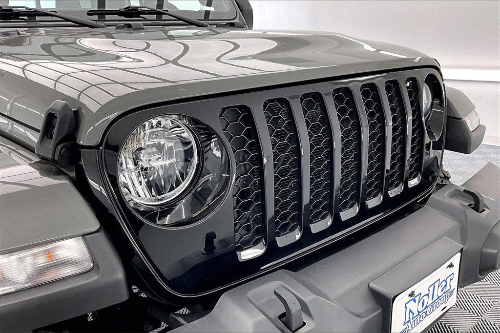 Used 2022 Jeep Gladiator Willys image 29