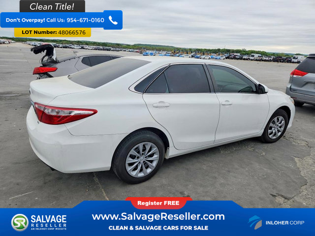 Used 2016 Toyota Camry LE image 4