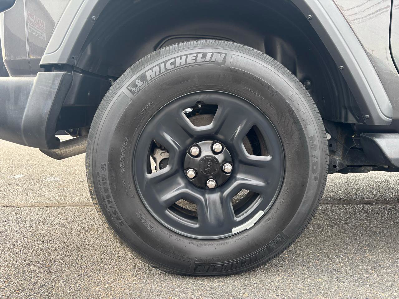 Used 2019 Jeep Wrangler Sport image 15