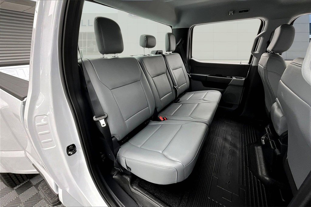 New 2026 Ford F350 4x4 Crew Cab DRW Super Duty image 10