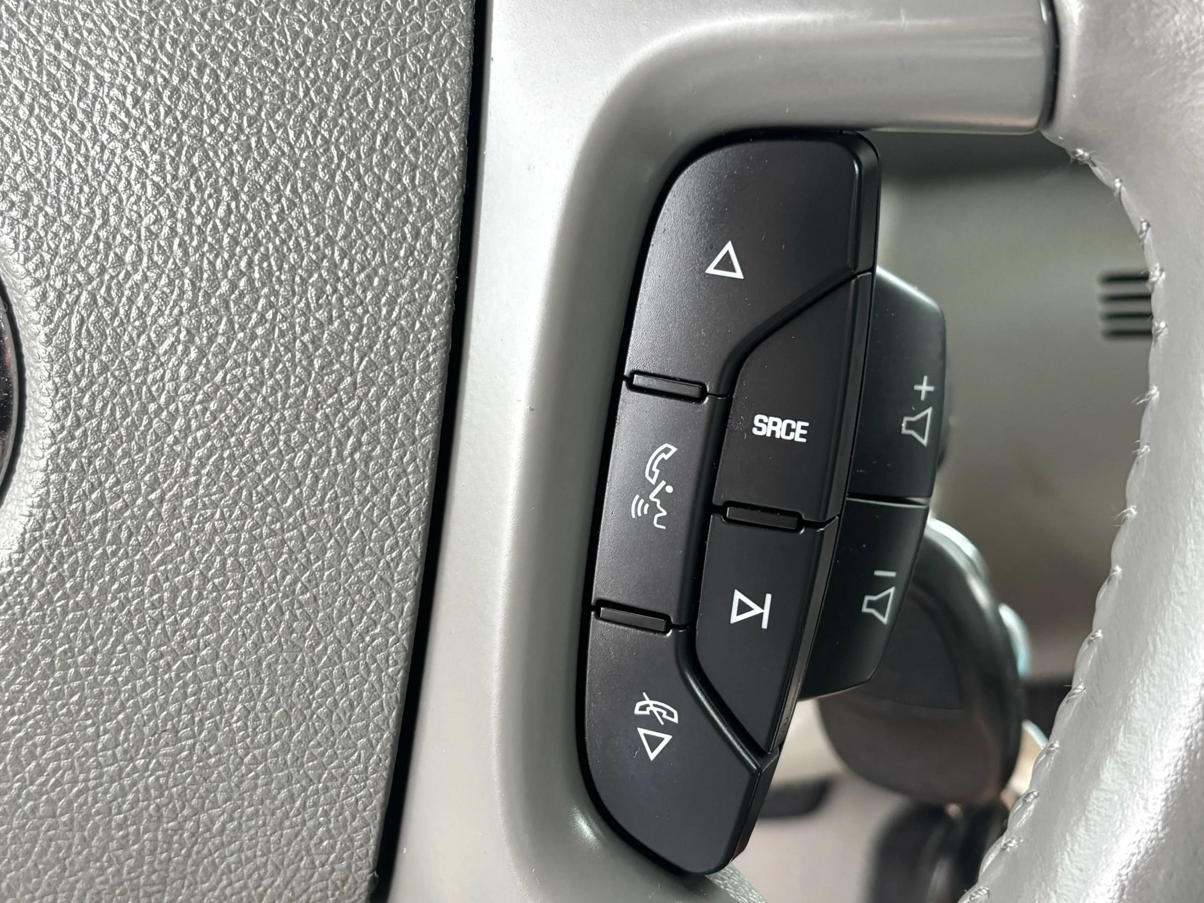 Used 2012 Buick Enclave Leather AWD/4WD image 21