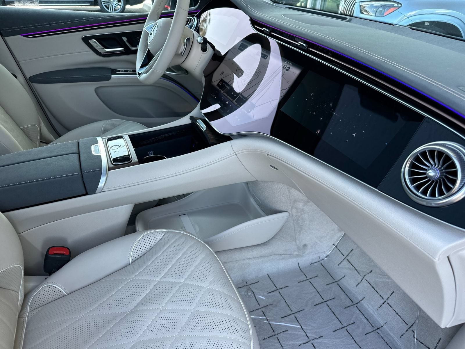 New 2026 Mercedes-Benz EQS 550 4MATIC SUV image 16