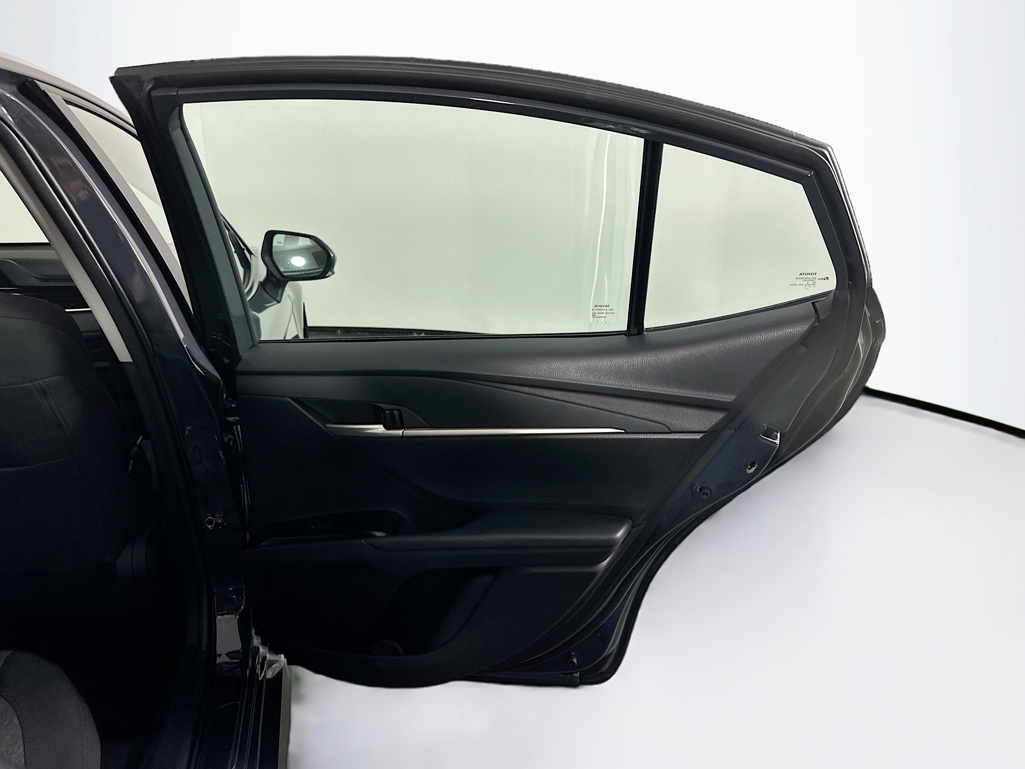 Used 2025 Toyota Camry LE image 30